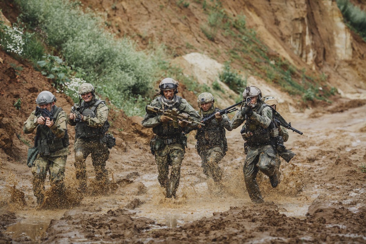 Militaires Militaires